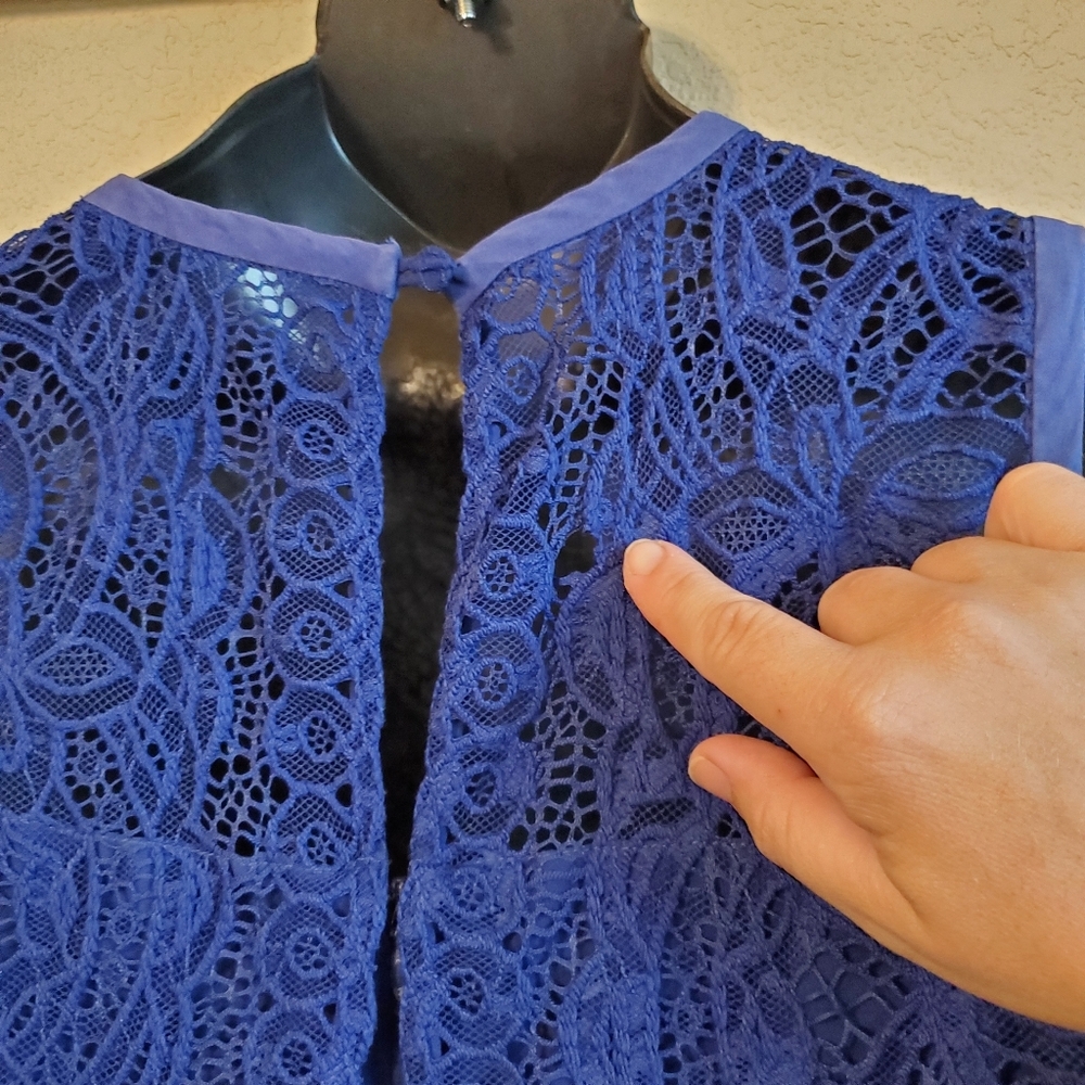 Saylor Betsey lace dress navy popover size large cocktail holiday wedding - Picture 3 of 5